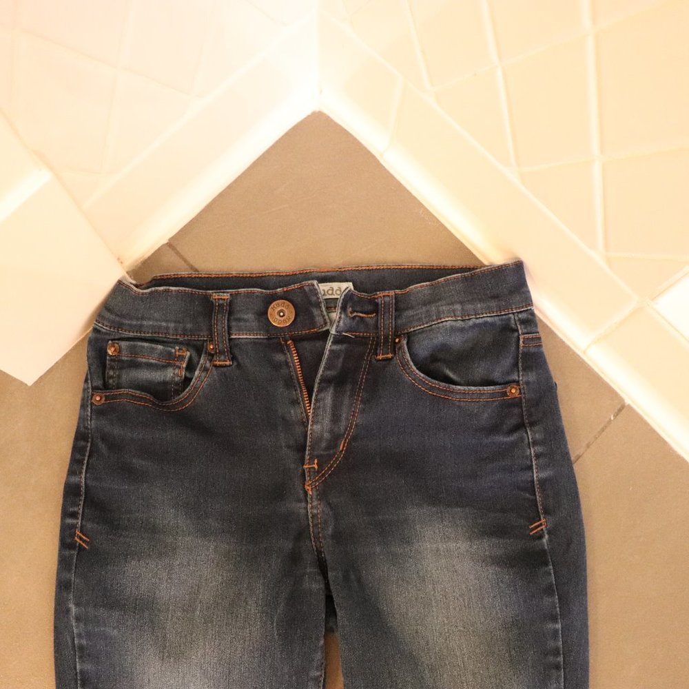 Blue Jeans - Picture 2 of 4